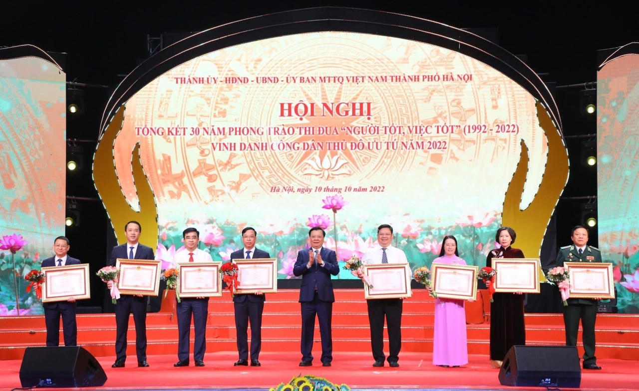 Vinh danh 10 Công dân Thủ đô ưu tú năm 2022