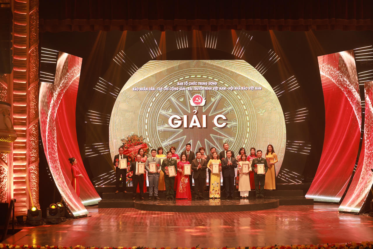 Hành trình Báo Pháp luật Việt Nam 'chinh phục' giải C Giải Búa liềm vàng lần thứ VII