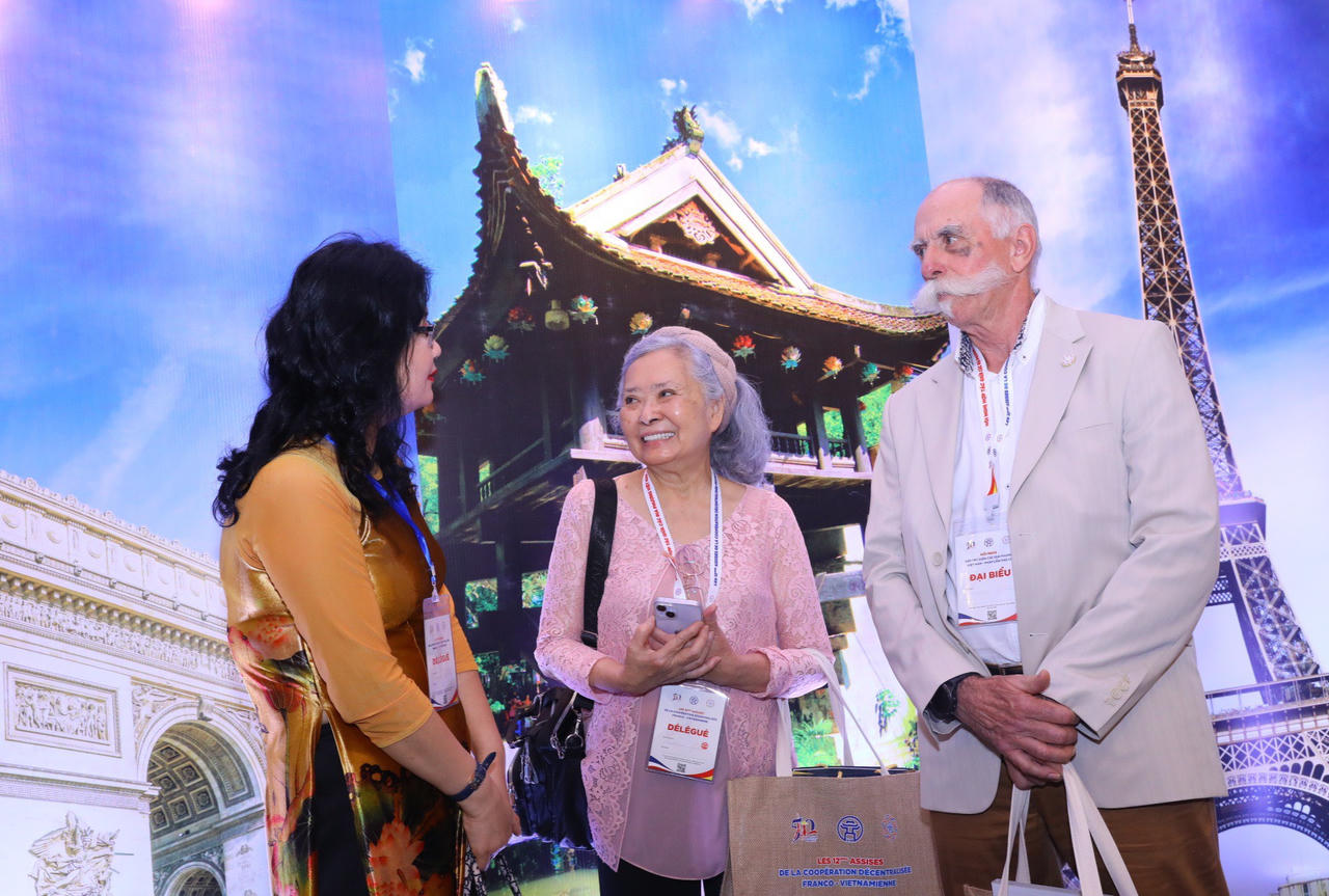 Khai mạc Triển lãm ảnh quan hệ Việt Nam - Pháp