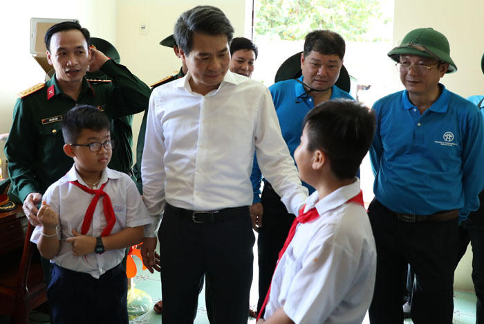 Hà Nội thiết thực hướng về biển đảo