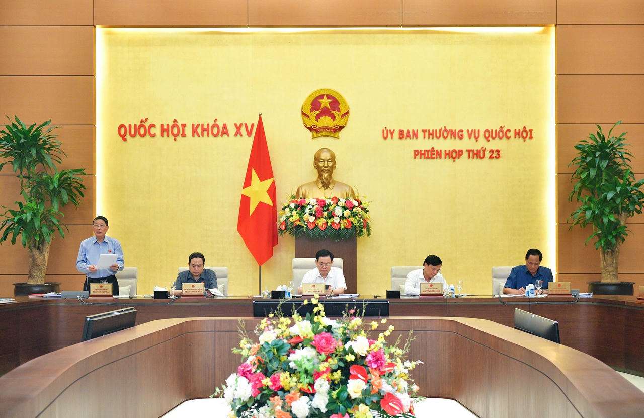 Ủy ban Thường vụ Quốc hội cho ý kiến về giảm thuế giá trị gia tăng