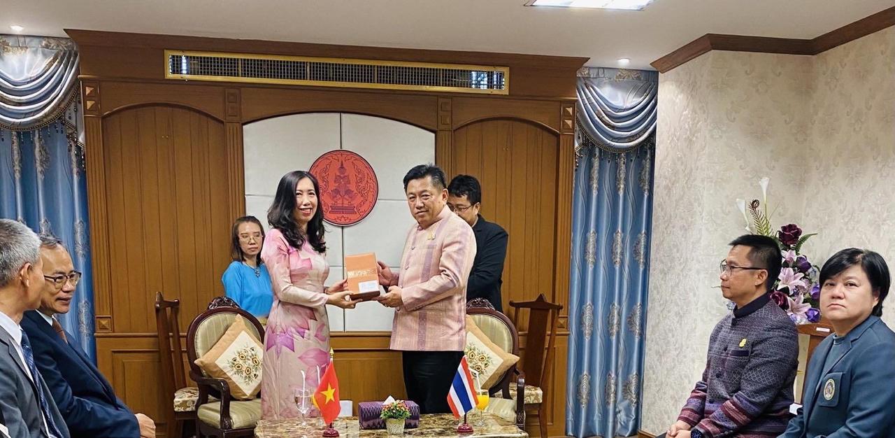 Phát triển vững mạnh cộng đồng người Việt Nam tại Thái Lan