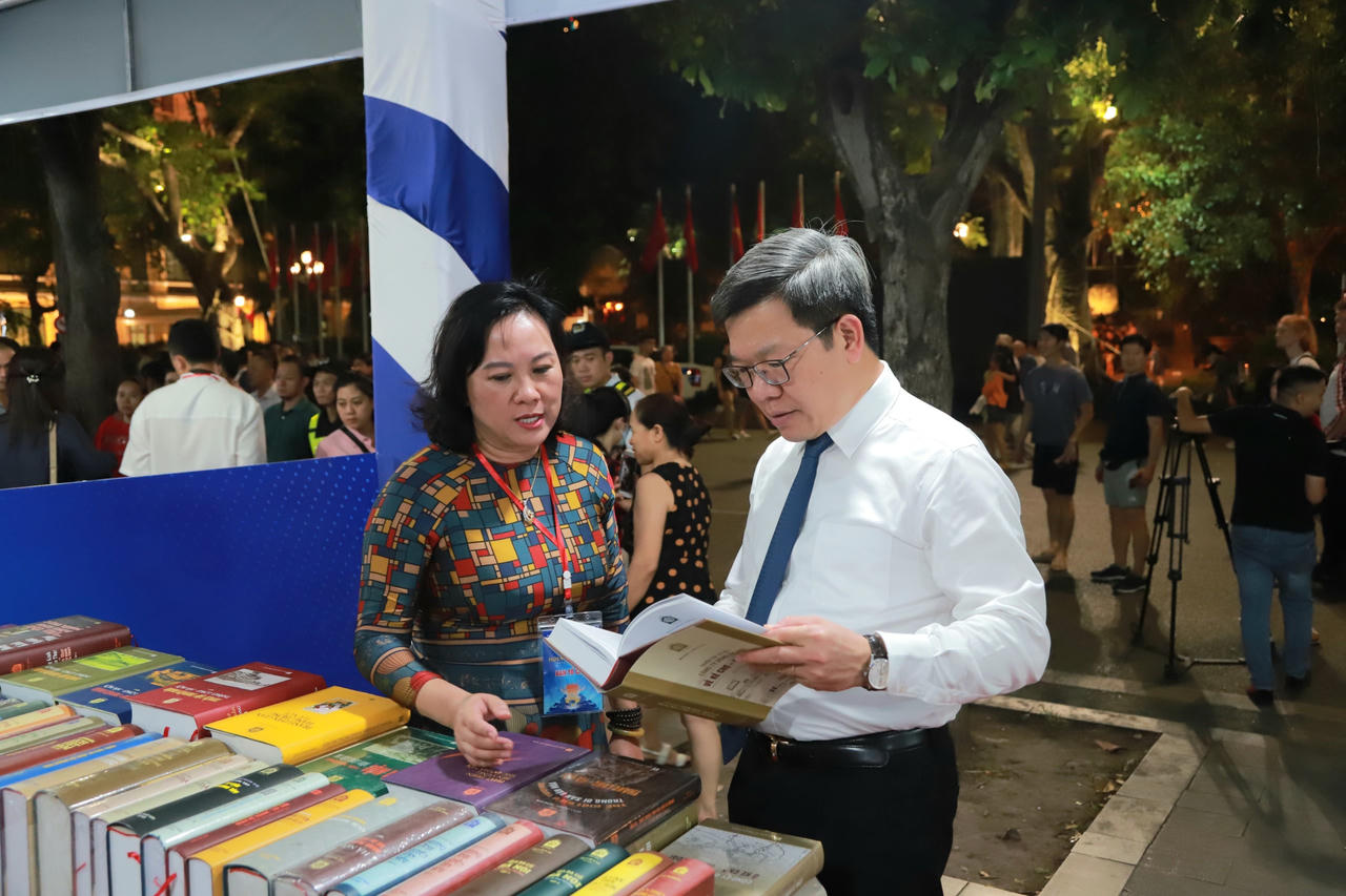 Khai mạc Hội Sách Hà Nội lần thứ VIII năm 2023: “Thắp lửa tri thức - Kiến tạo tương lai”