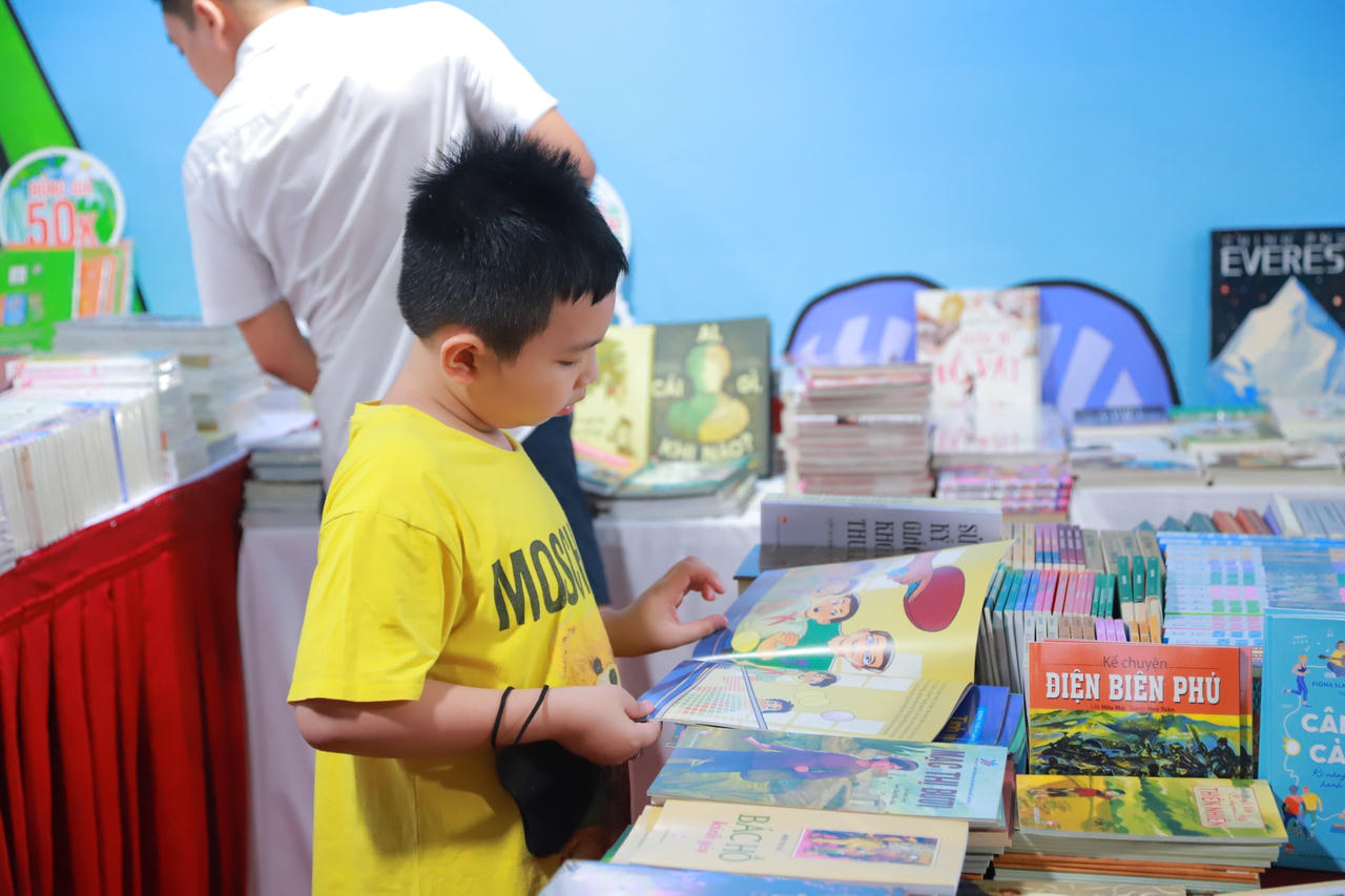 Khai mạc Hội Sách Hà Nội lần thứ VIII năm 2023: “Thắp lửa tri thức - Kiến tạo tương lai”