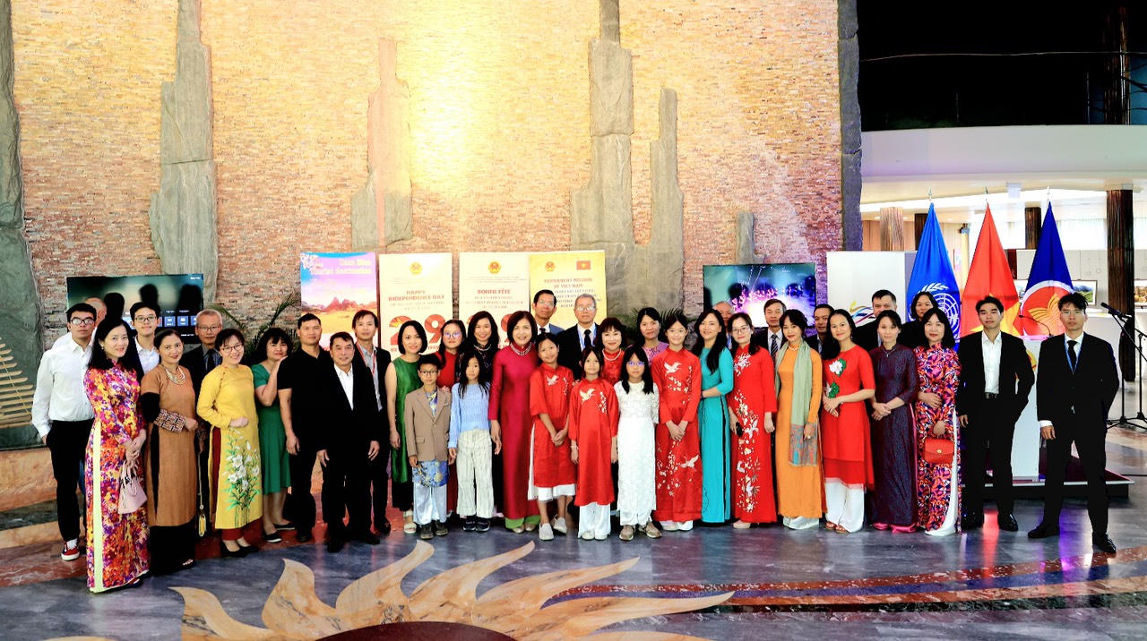 Triển lãm ảnh Việt Nam và giới thiệu tỉnh Điện Biên tại Thụy Sỹ