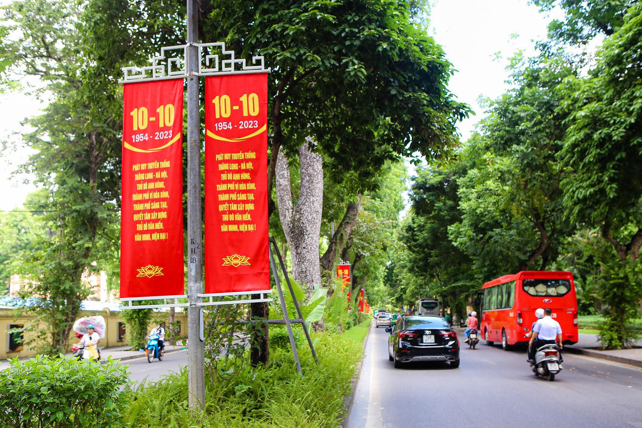 Hà Nội trang hoàng rực rỡ mừng kỷ niệm 69 năm Ngày Giải phóng Thủ đô