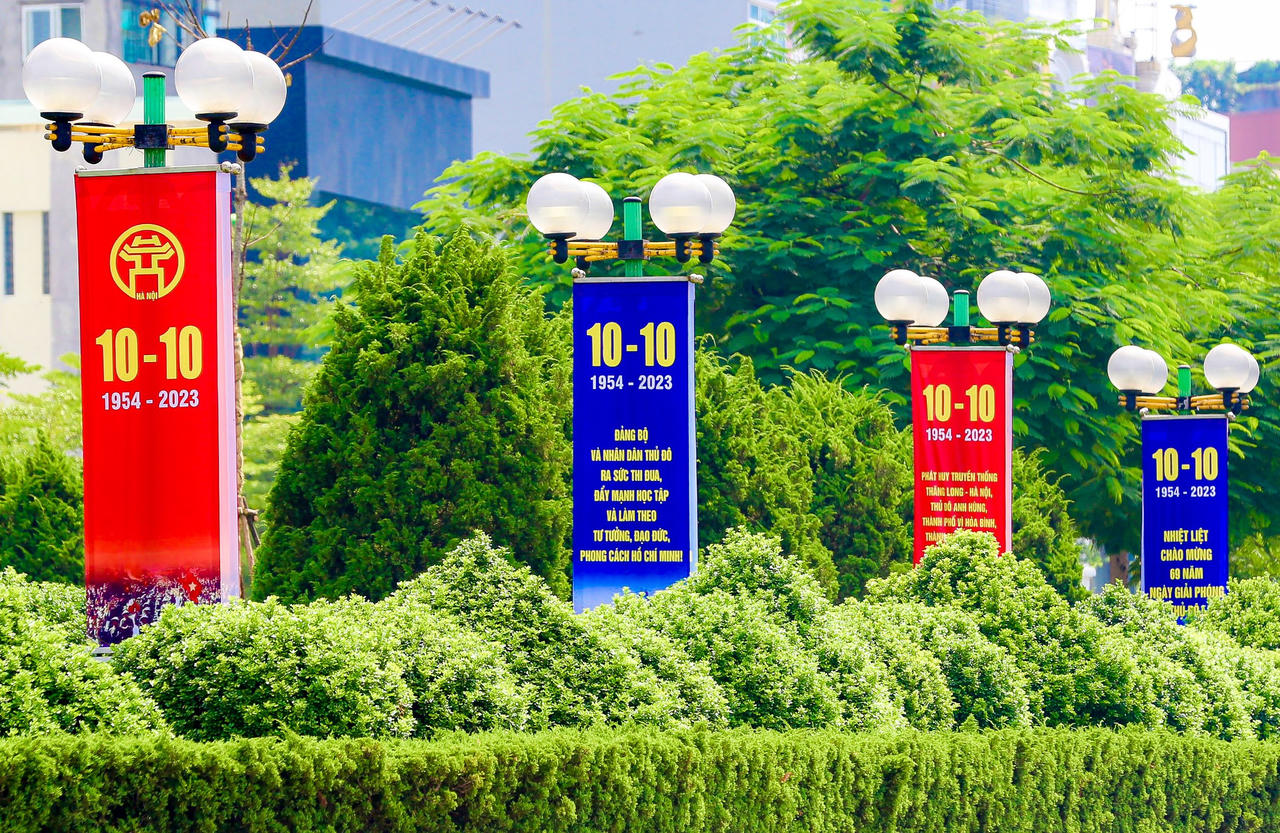 Hà Nội trang hoàng rực rỡ mừng kỷ niệm 69 năm Ngày Giải phóng Thủ đô