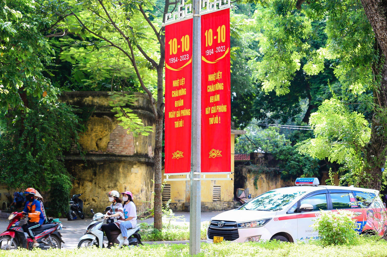 Hà Nội trang hoàng rực rỡ mừng kỷ niệm 69 năm Ngày Giải phóng Thủ đô