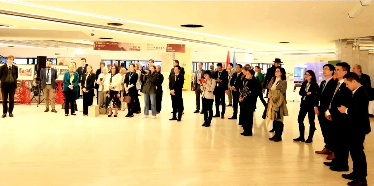 Triển lãm ảnh Di sản thiên nhiên và văn hóa Việt Nam tại Geneva