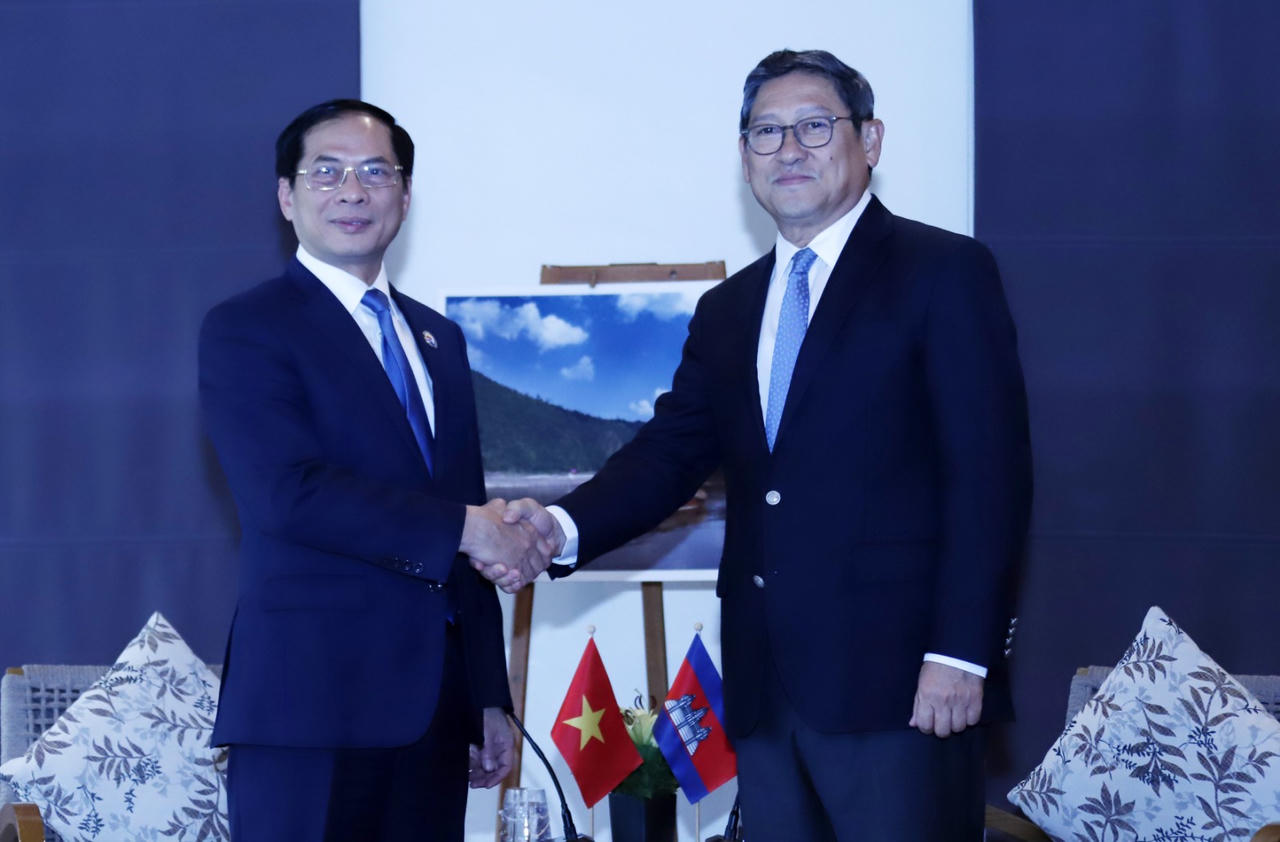 Lào, Campuchia ủng hộ Việt Nam đăng cai Diễn đàn Tương lai ASEAN