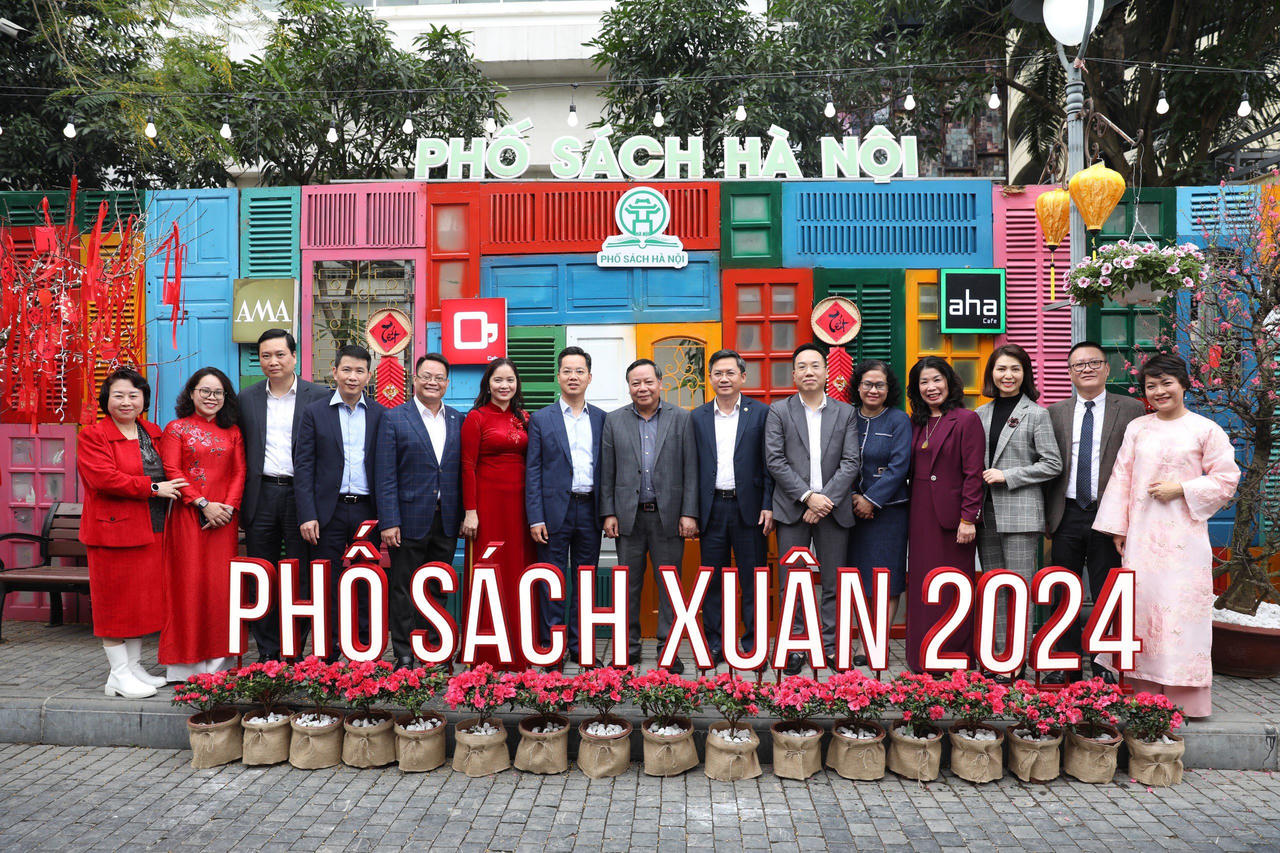Khai mạc Phố Sách Xuân Giáp Thìn 2024