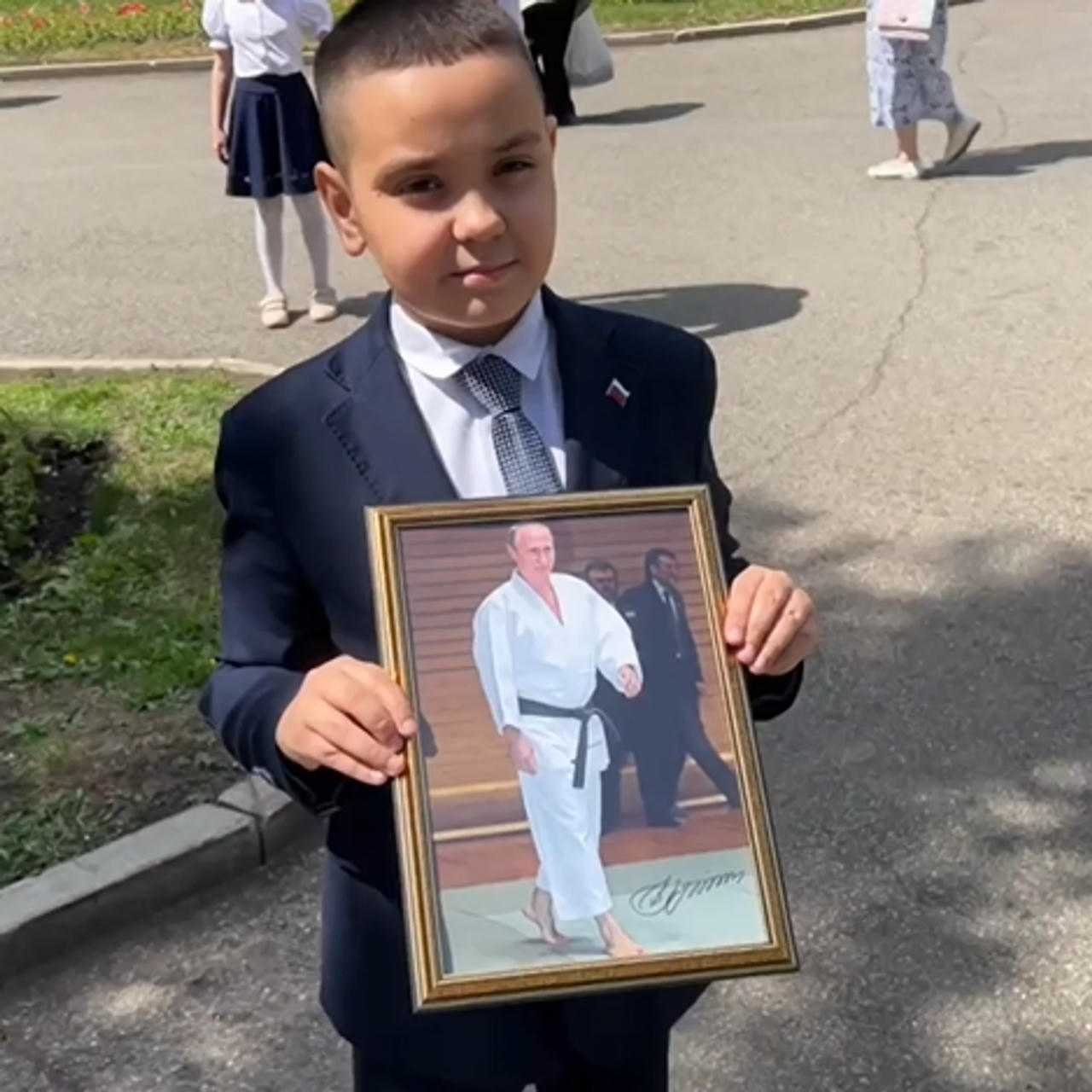 Món quà độc đáo Tổng thống Nga Putin tặng cho một em học sinh