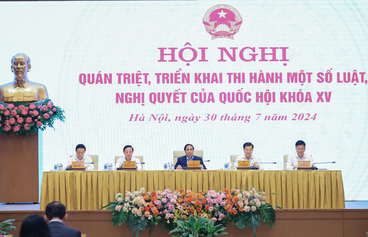 Thủ tướng chủ trì Hội nghị triển khai thi hành một số Luật, Nghị quyết của Quốc hội