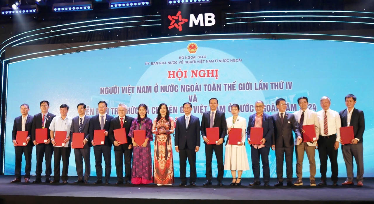 Kiều bào hiến kế xây dựng đất nước phồn vinh, tươi đẹp