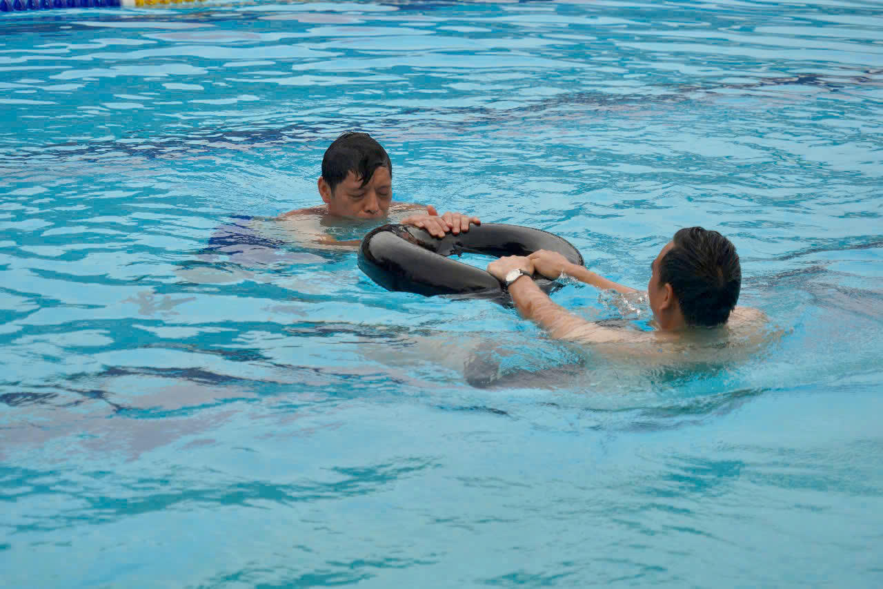 Gần 2.000 người dự phát động toàn dân tập bơi, phòng, chống đuối nước ở Hà Nội