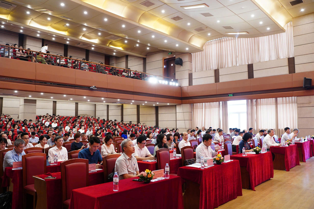 Quán triệt chuyên sâu về các Nghị quyết về đổi mới công tác xây dựng và thi hành pháp luật