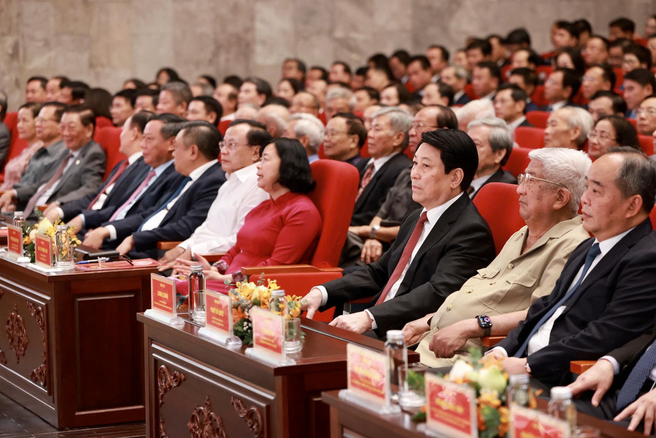 Hà Nội công bố 126 đơn vị hành chính xã, phường mới và đội ngũ cán bộ chủ chốt