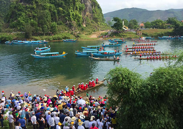 Sôi động lễ hội đua thuyền, thi cá trắm giữa lòng Di sản Phong Nha – Kẻ Bàng