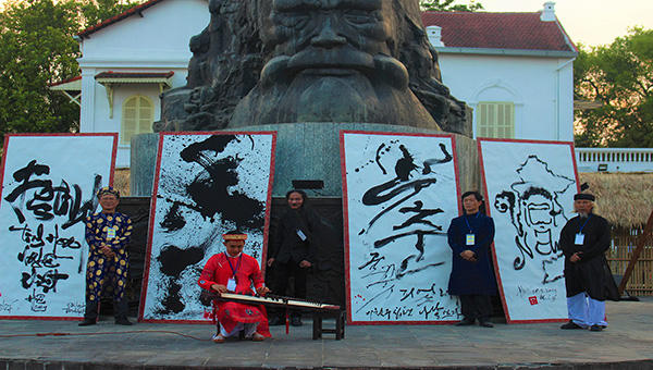 Đặc sắc không gian lễ hội Festival nghề truyền thống Huế