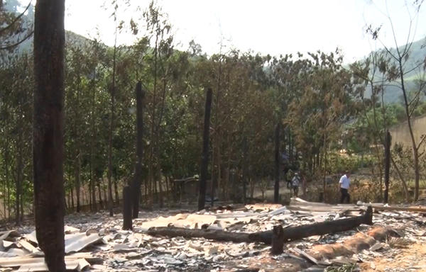 Mâu thuẫn với vợ lúc say, nam thanh niên sang… đốt nhà bố vợ