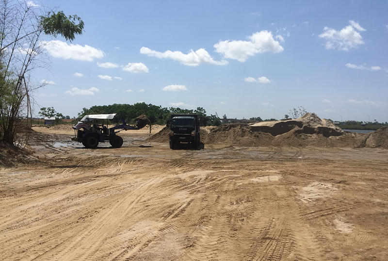 'Cát tặc' hoành hành xuyên đêm trên sông Hiếu, Quảng Trị