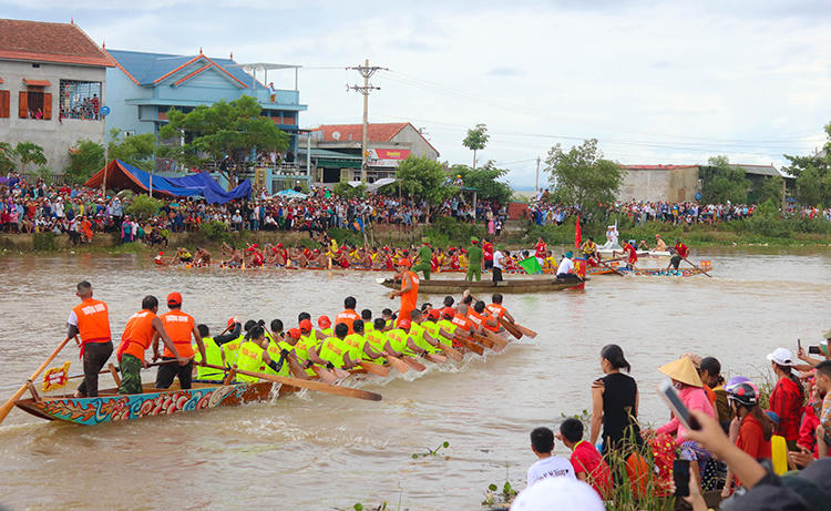 Quảng Bình: Hoàn tất khâu chuẩn bị cho Lễ hội bơi đua thuyền truyền thống 2/9 trên sông Kiến Giang