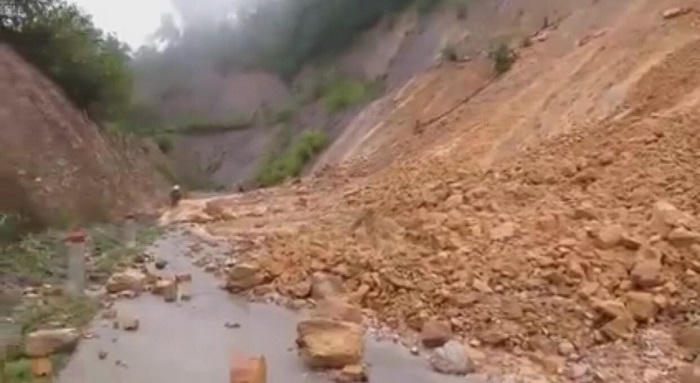 Mưa lớn tiếp tục kéo dài, nhiều địa phương ở Quảng Bình ngập sâu trong nước