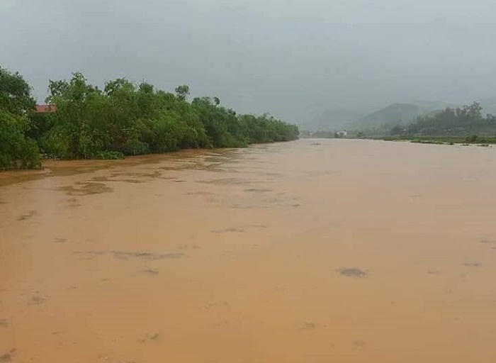 Mưa lớn tiếp tục kéo dài, nhiều địa phương ở Quảng Bình ngập sâu trong nước