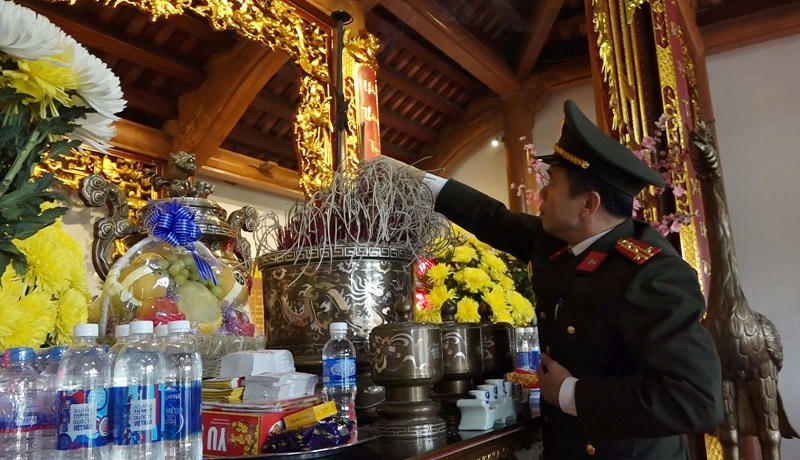 Trao hơn 200 triệu đồng hỗ trợ xây dựng nhà tình nghĩa 