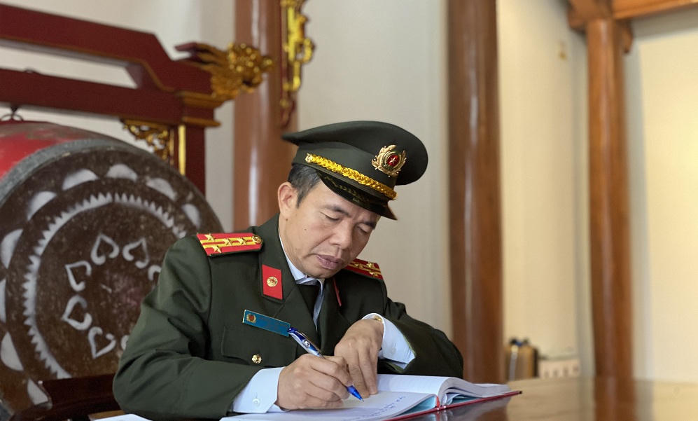 Trao hơn 200 triệu đồng hỗ trợ xây dựng nhà tình nghĩa 