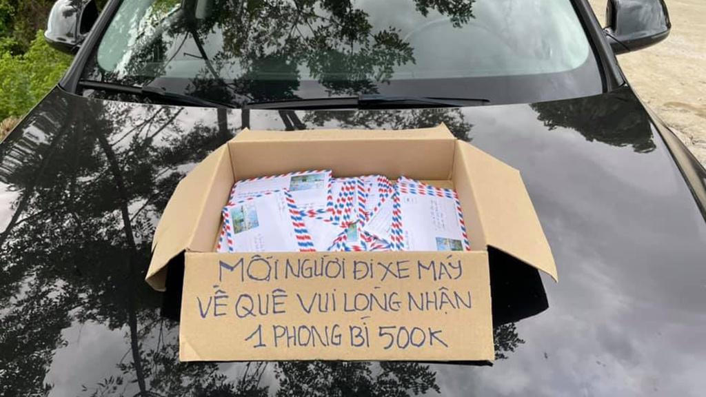 Nghĩa đồng bào tiếp sức trên chặng đường của những người hồi hương