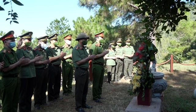 Đại tướng Võ Nguyên Giáp trong trái tim cán bộ, chiến sỹ Công an Quảng Bình