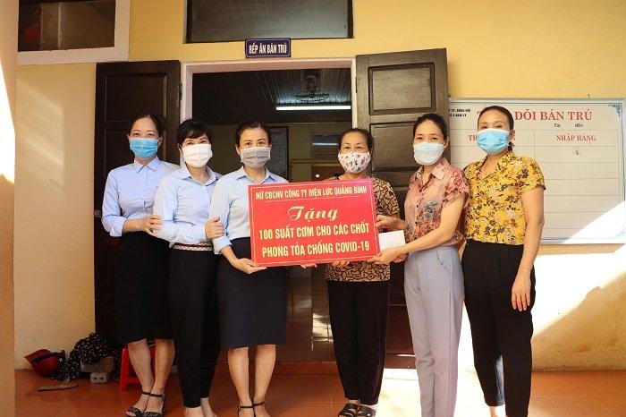 Công ty điện lực Quảng Bình: Luôn sẵn sàng hỗ trợ, đồng hành cùng chính quyền và người dân trong mùa dịch 