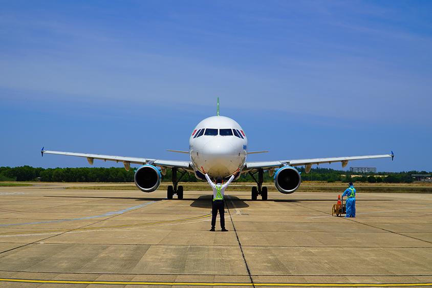 Gần 400 người Quảng Bình được đón về từ TP Hồ Chí Minh và các tỉnh phía Nam