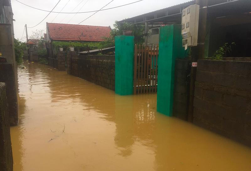 Hai người mất tích, hơn 1.300 hộ ngập lụt do mưa lũ 