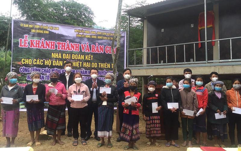 64 hộ gia đình dân tộc thiểu số ở Quảng Bình phấn khởi đón nhận nhà Đại đoàn kết