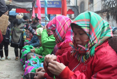 Chợ Sapa rực rỡ ngày cận tết