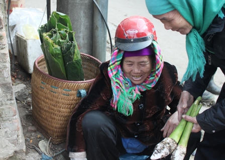 Chợ Sapa rực rỡ ngày cận tết