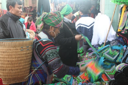 Chợ Sapa rực rỡ ngày cận tết