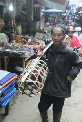 Chợ Sapa rực rỡ ngày cận tết