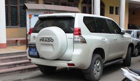 Xe biển xanh “dàn hàng” dự hội Lim