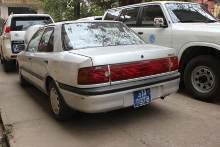 Xe biển xanh “dàn hàng” dự hội Lim