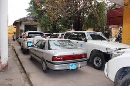 Xe biển xanh “dàn hàng” dự hội Lim