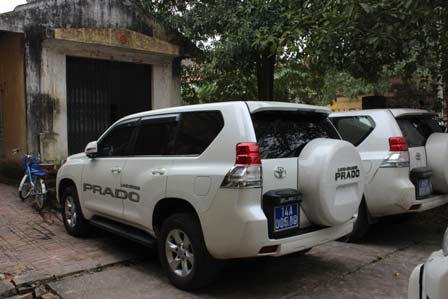 Xe biển xanh “dàn hàng” dự hội Lim