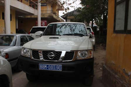 Xe biển xanh “dàn hàng” dự hội Lim