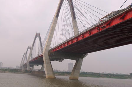 Hợp long cầu Nhật Tân