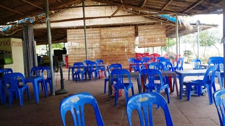 Xây khu vui chơi thu lợi ngay tại bãi đá sông Hồng, chính quyền làm ngơ?