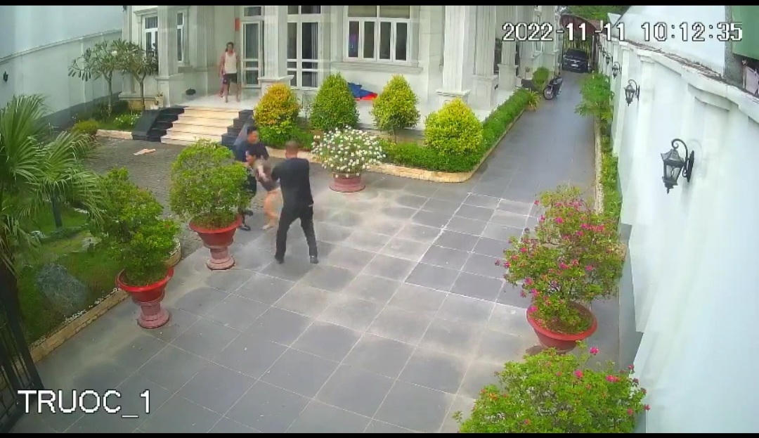 Cần làm rõ vụ bé gái hơn 3 tuổi ở An Giang bị nhóm người xăm trổ xông vào nhà bế đi 