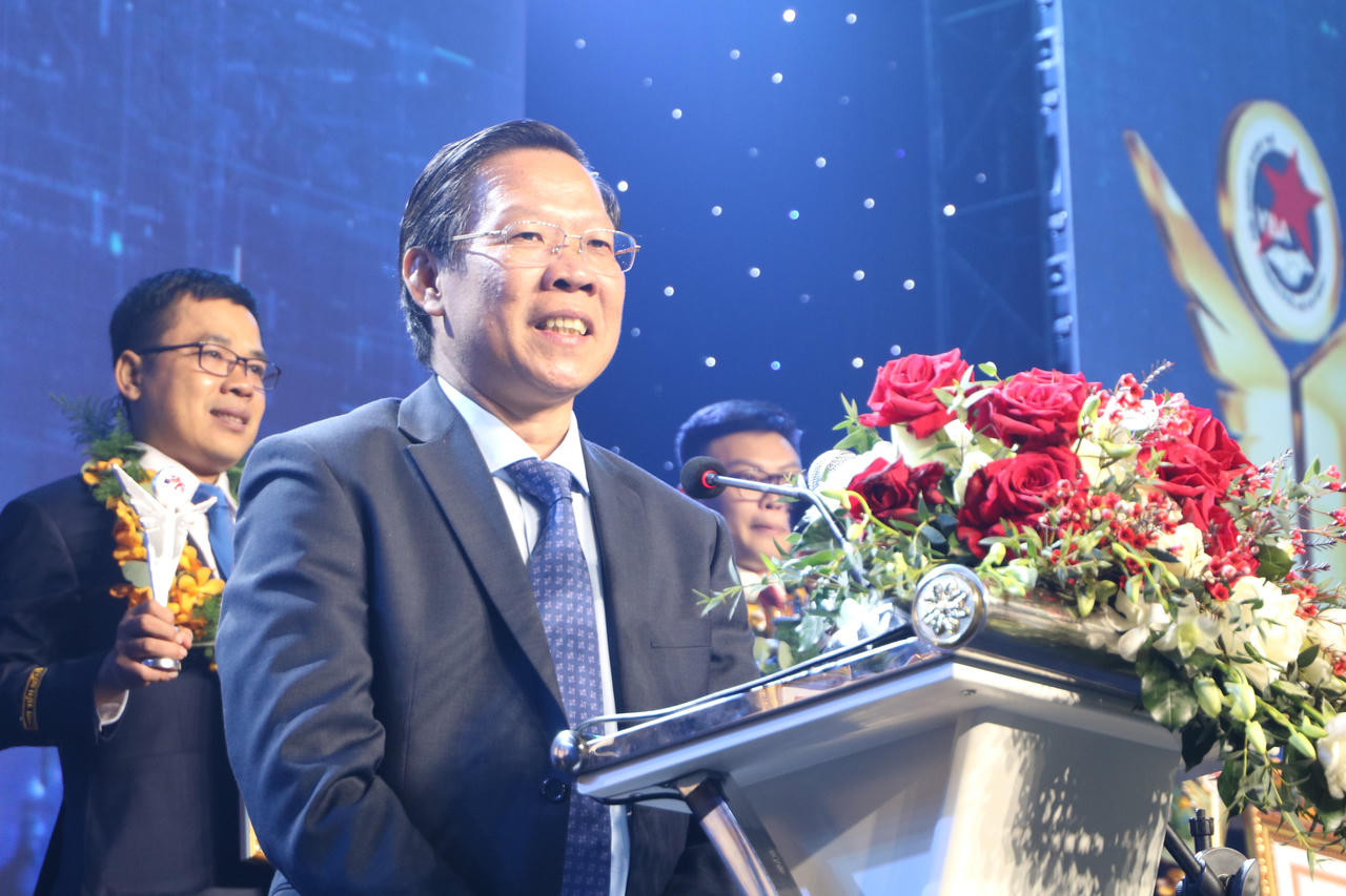 Trao giải thưởng cho Doanh nhân trẻ xuất sắc tại TP HCM