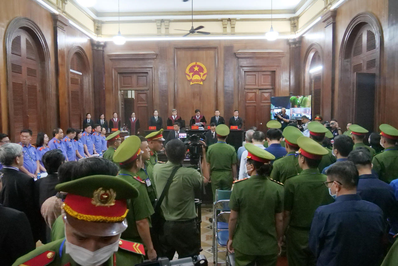 Bị cáo Trương Mỹ Lan bình thản trong ngày đầu khai mạc đại án trăm nghìn tỷ